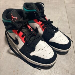 Air Jordan teal/hot pink and Black Sneakers women’s size 7